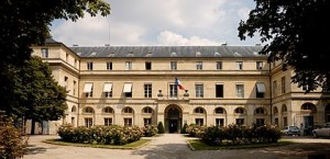 420px-Ministere_de_la_Recherche_Paris